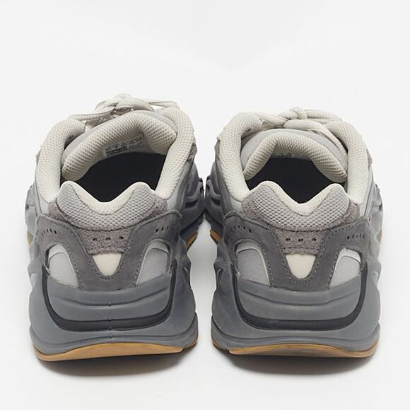 adidas gazelle silver green womens adidas Yeezy Boost 700 V2 Vanta Pre-Owned